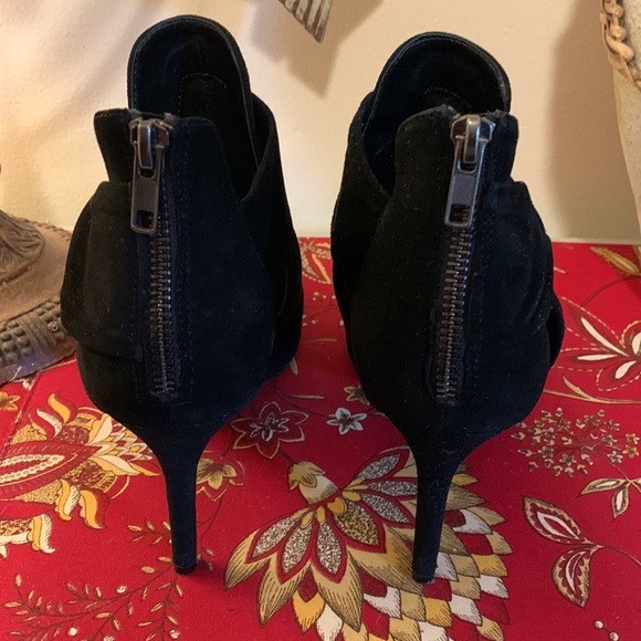 WHBM Black Heeled Booties Size 8 - Picture 4 of 7